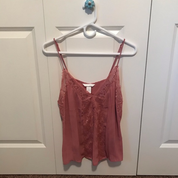 H&M Tops - 💕SALE💕 H&M rusty pink lace tank top !